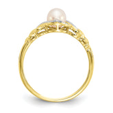 10K Fresh Water Cultured Pearl and Diamond Ring